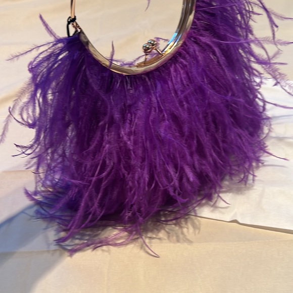 NWT Olga Berg Penny Feathered Frame Purple Bag - Picture 9 of 9